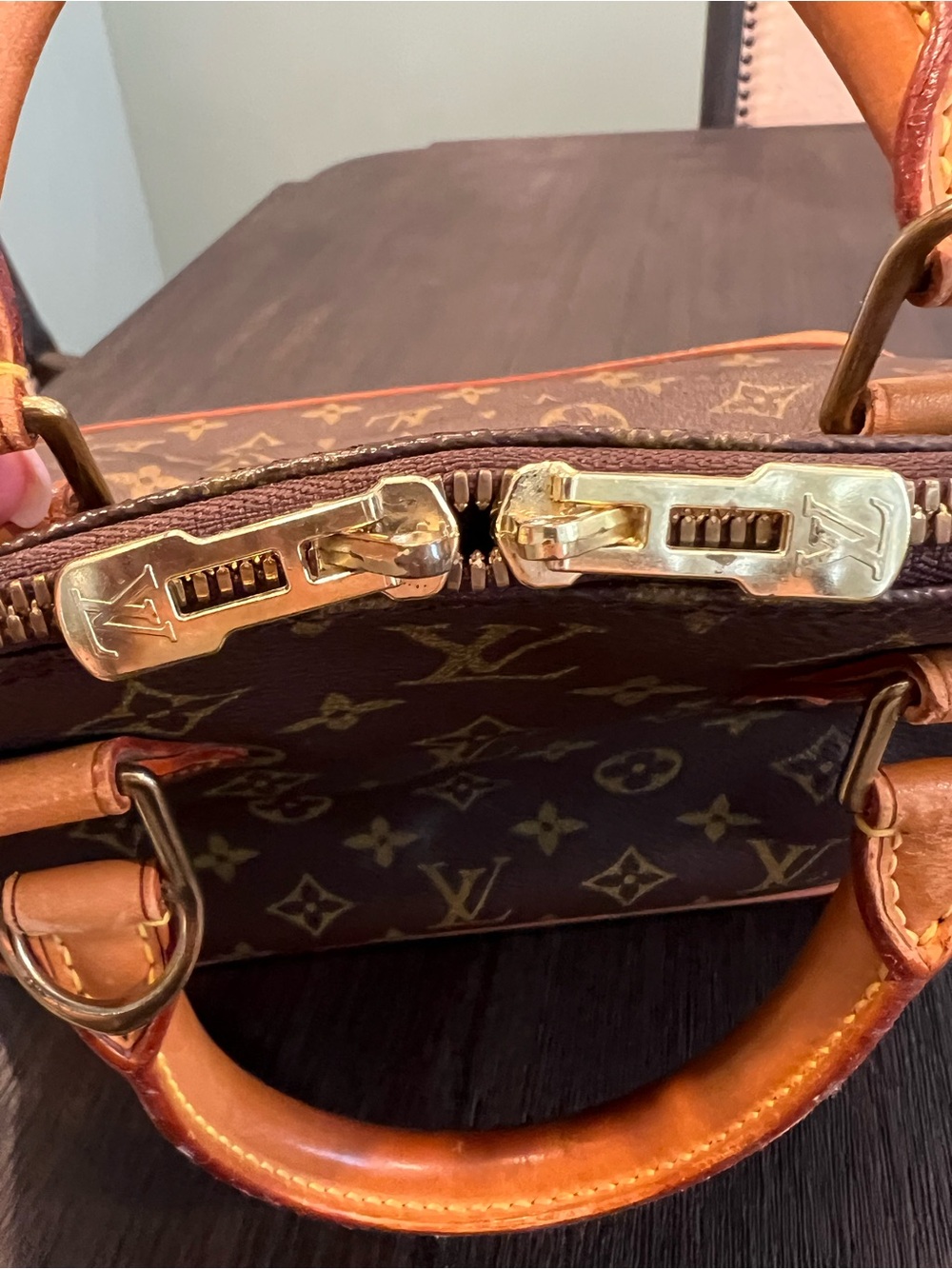 Louis Vuitton Alma PM - Picture 10 of 16